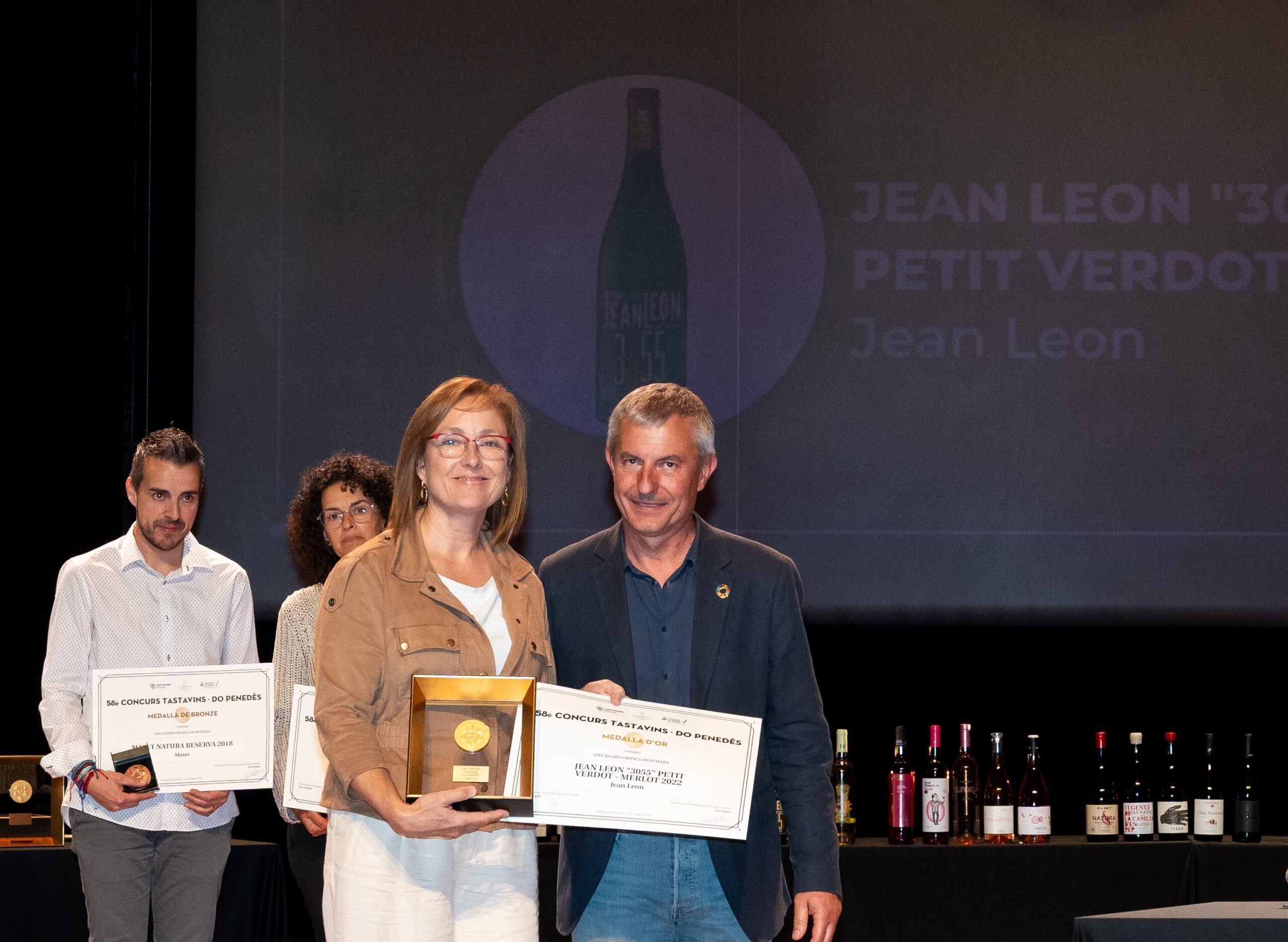 Read more about the article Jean Leon 3055 Petit Verdot Merlot 2022, el millor vi negre criança del Concurs Tastavins 2024